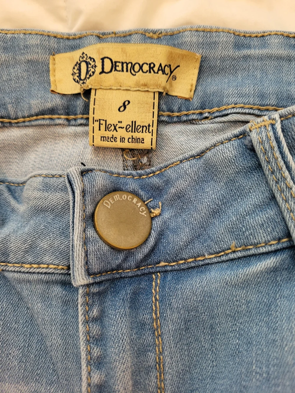 Democracy Flex-ellent Light Blue Cropped Jeans with Multicolor Scalloped Hem - Picture 5 of 14